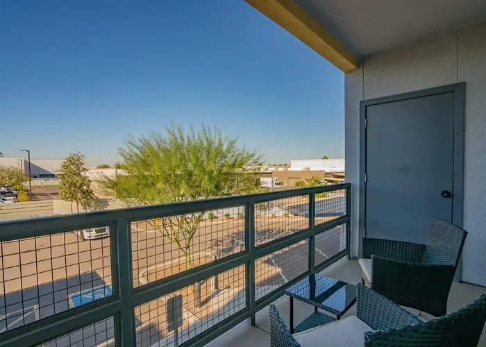 Heart Of Balcony Pool Gym Wd Parking Apartment